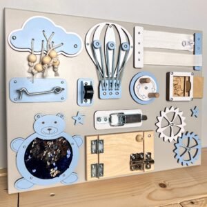 Ļoti mazs aktivitātes dēlis ar durvīm un interaktīvām detaļām (30×40 cm)